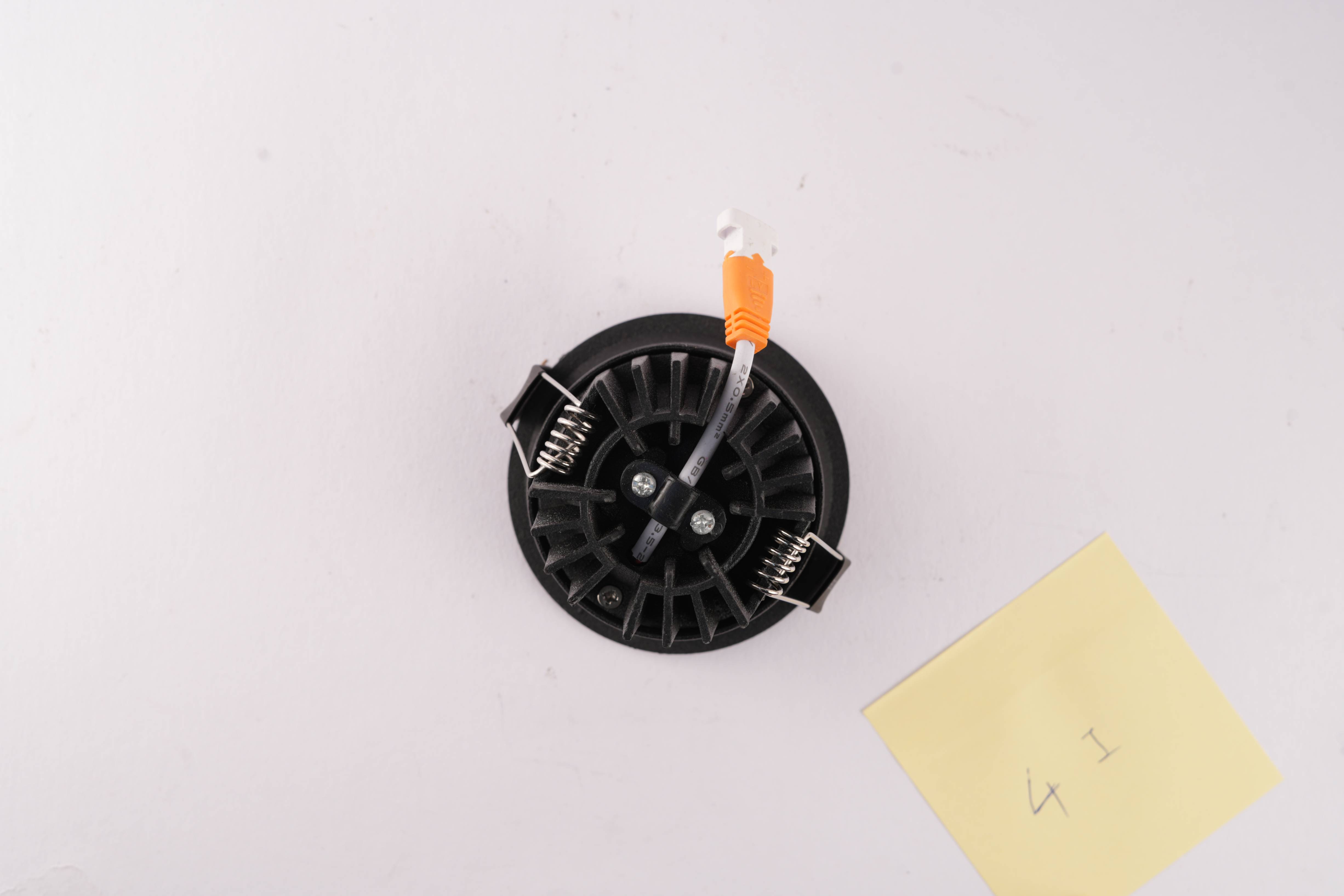 24 watt delta cob fix type  black and white body available also 6500 k 3000 k and 4000k colour available 