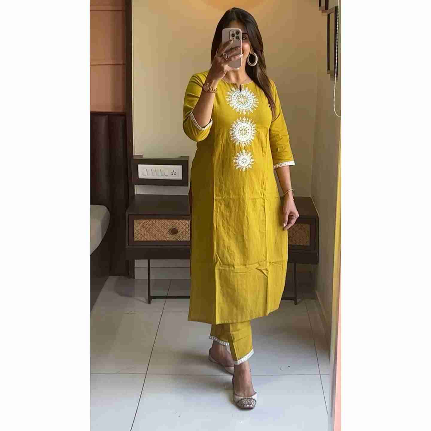 Beautiful kurti pent set with heavy work